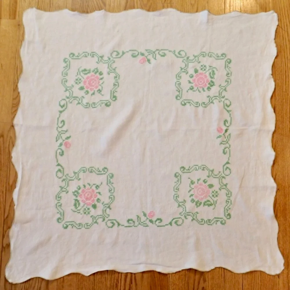 Cottage Core Floral Embroidered Scallop Accent Table Cloth White Green Pink 34